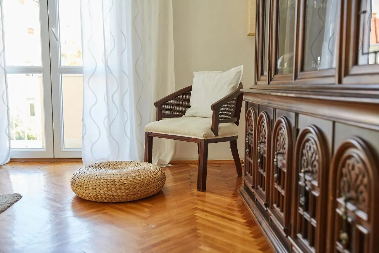 Apartment I&M With Private Parking Split
