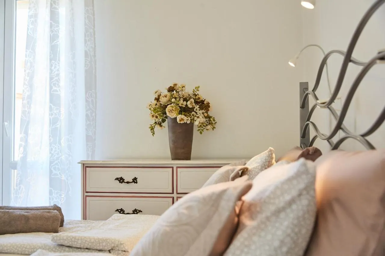 Apartment I&M With Private Parking Split
