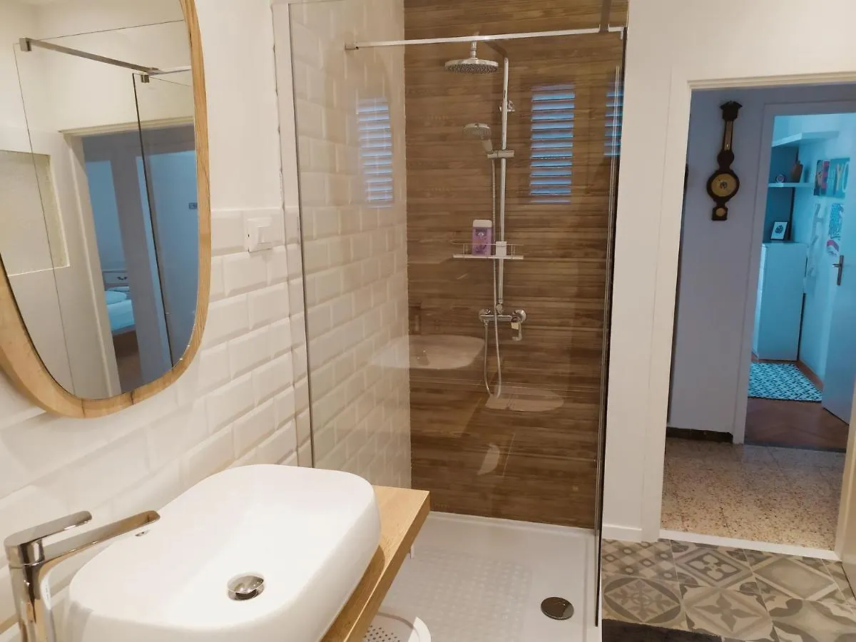 Apartment I&M With Private Parking Split